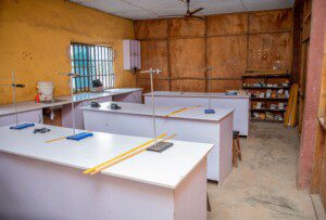 physics laboratory -min